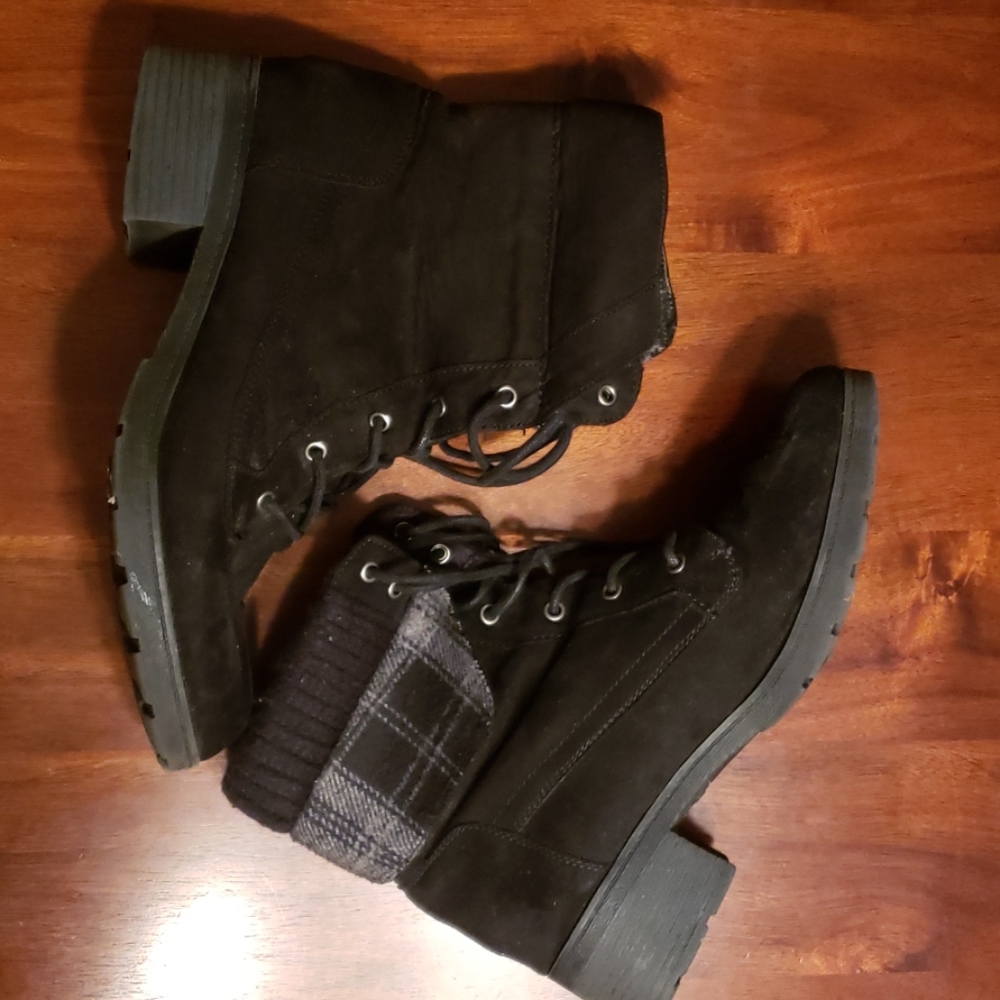 🖤Black Faux Suede Combat Boots🖤